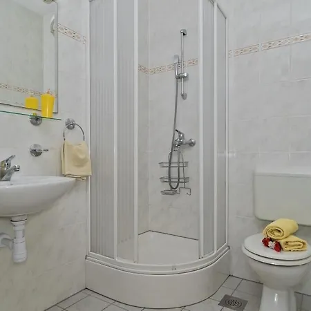 Daire In With Terrace, Air Condition, Wifi, Dishwasher Bol